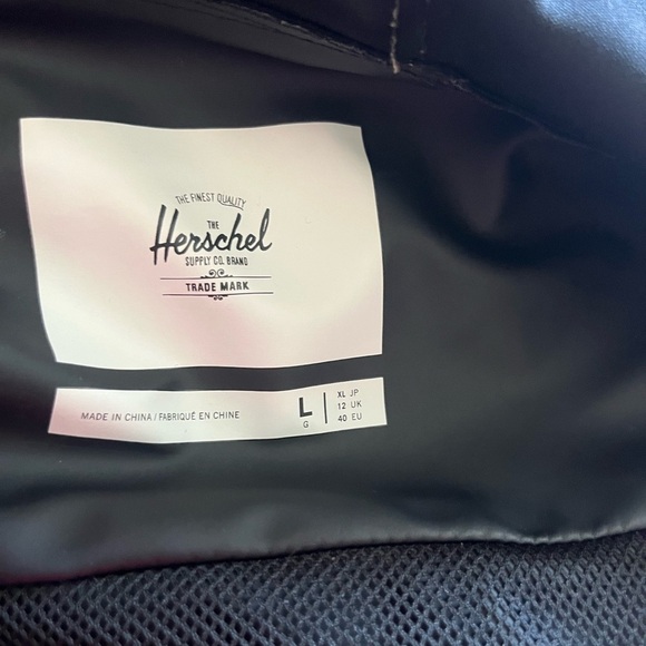 Herschel Supply Co.
Forecast Parka - Women's Large - Picture 5 of 14